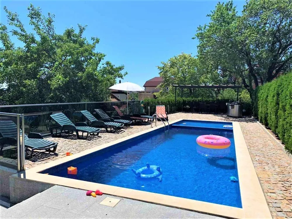 Seaview Flat With Pool & Street Parking Apartment Varna