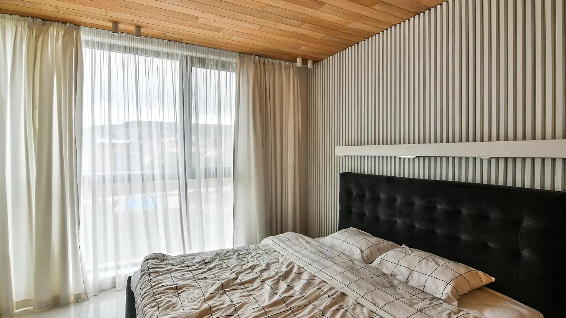Seaview Flat With Pool & Street Parking Apartment Varna