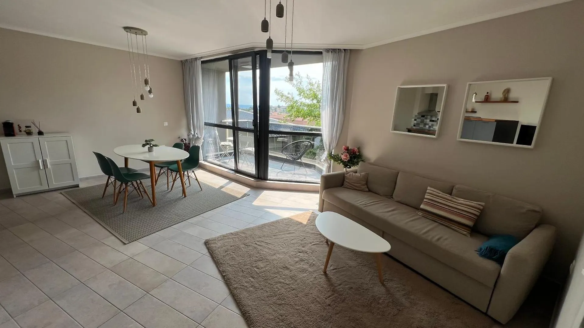 Seaview Flat With Pool & Street Parking Apartment Varna